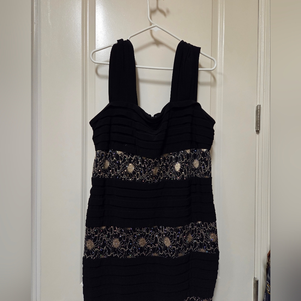 🍍R&M Richards Black Dress with Gold Accents